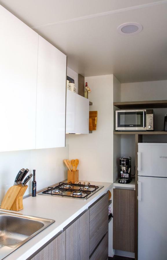 Adrijela Mobile Home Jezera Buitenkant foto